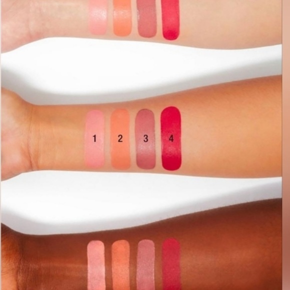 Charlotte Tilbury Matte Beauty Blush Wand Pillow
Talk Peach Pop Liquid Blush - Picture 3 of 11